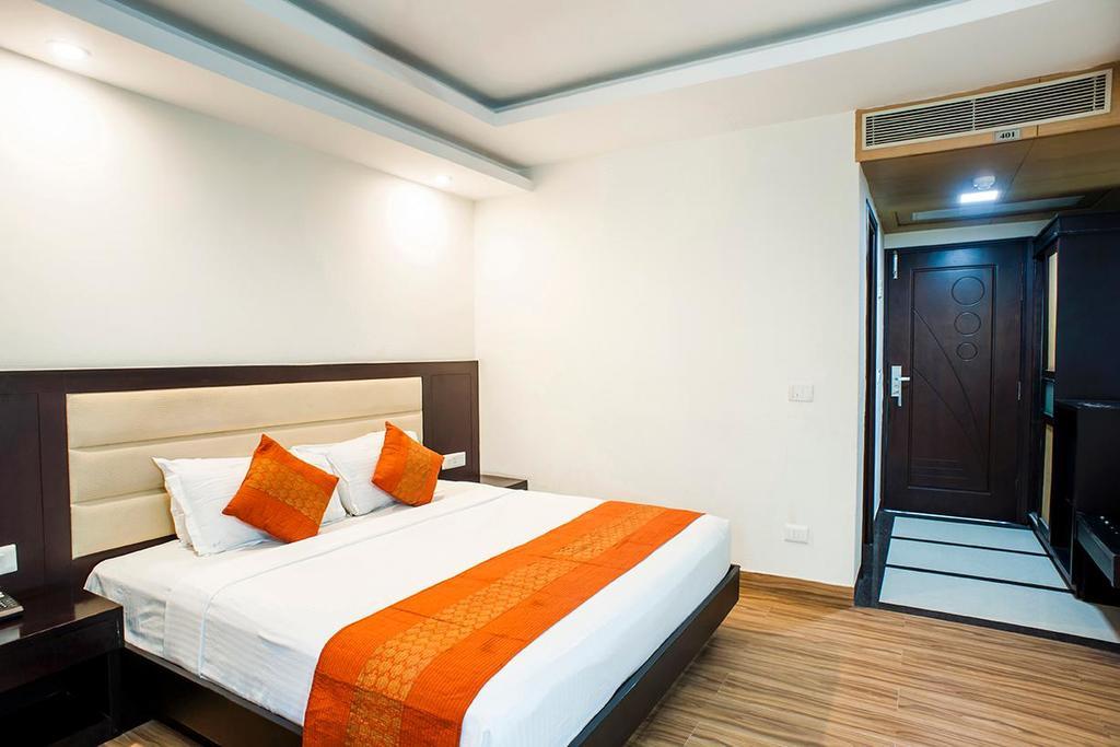 Hotel Orbit 34 Чандигарх Экстерьер фото